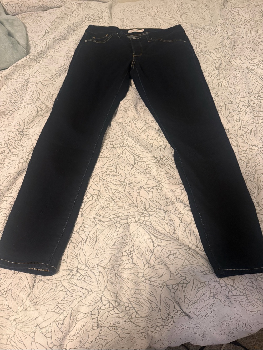 Levi's Women's Skinny Jeans in Dark Indigo